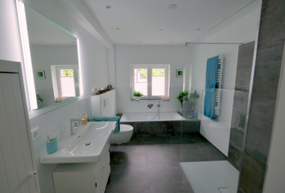 Welche Wandfarbe Passt Zu Grauen Fliesen